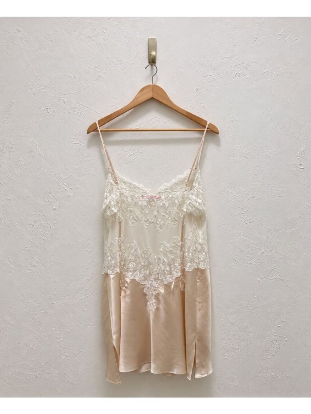 Victoria's Secret Women's Floral White and Champagne Lace Lingerie Slip Size XL